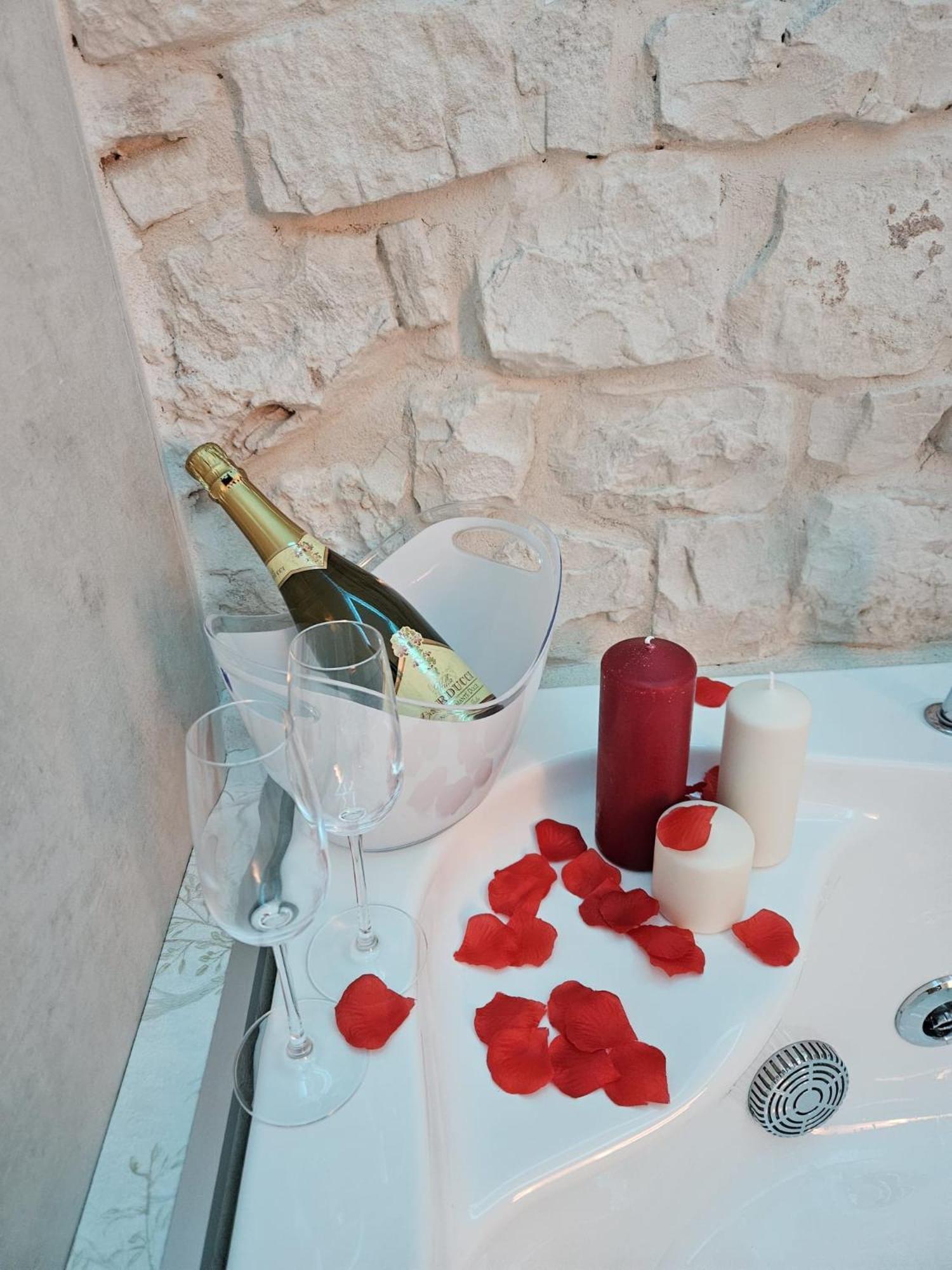 Luxuite Spa Con Piscina E Jacuzzi Αλμπερομπέλο Εξωτερικό φωτογραφία